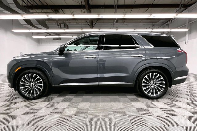 Used 2023 Hyundai Palisade Calligraphy w/ Cargo Package FWD image 14