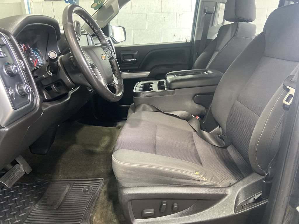 Used 2018 Chevrolet Silverado 1500 LT w/ All Star Edition AWD/4WD image 18
