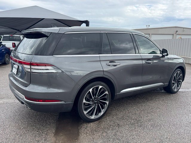 Used 2023 Lincoln Aviator Reserve w/ Equipment Group 201A RWD image 6