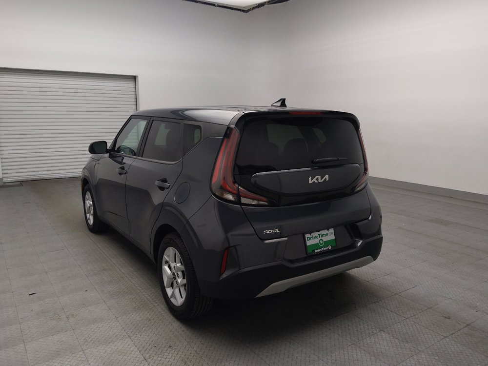 Used 2023 Kia Soul LX w/ LX Technology Package FWD image 5