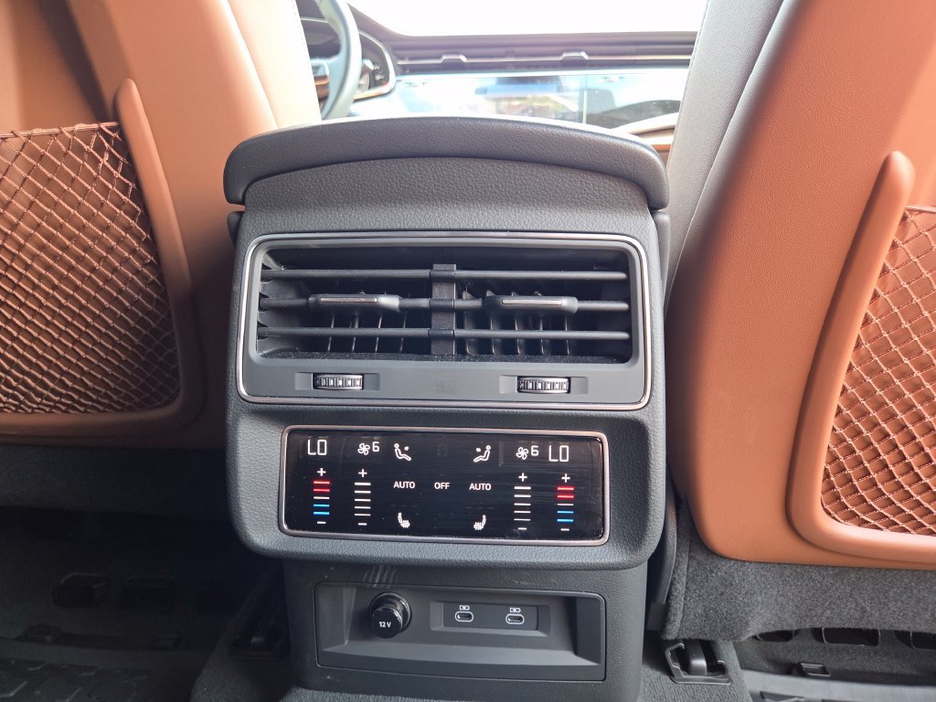 Certified 2025 Audi Q7 3.0T Premium Plus AWD/4WD image 31