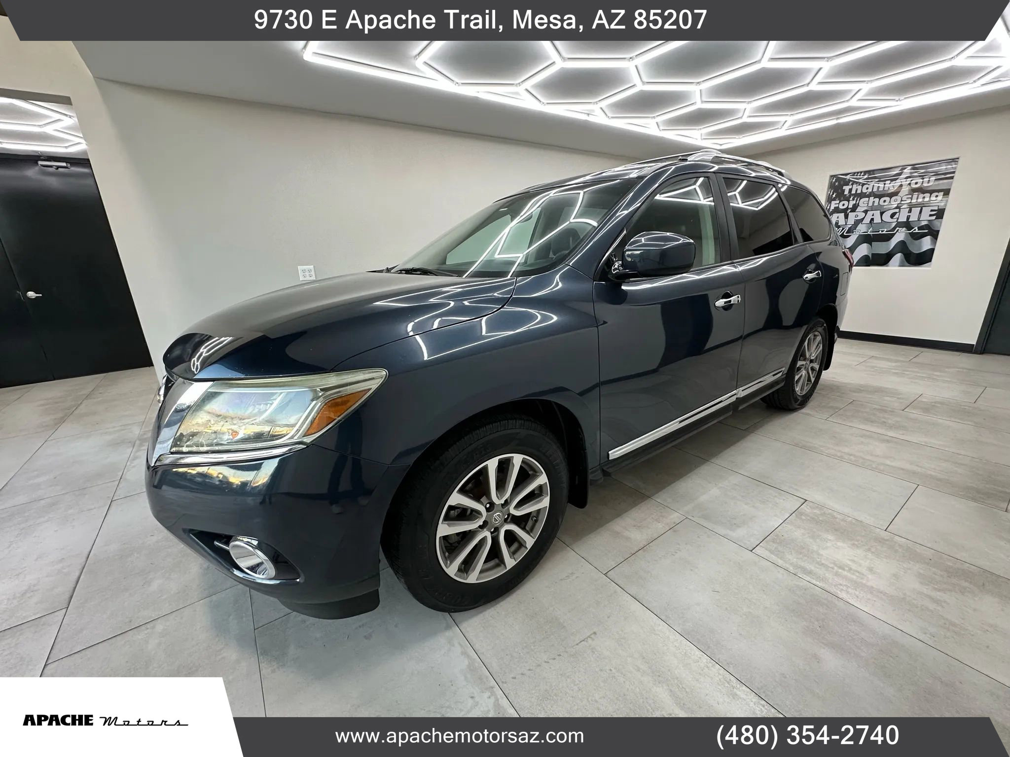 Used 2016 Nissan Pathfinder SL image 2