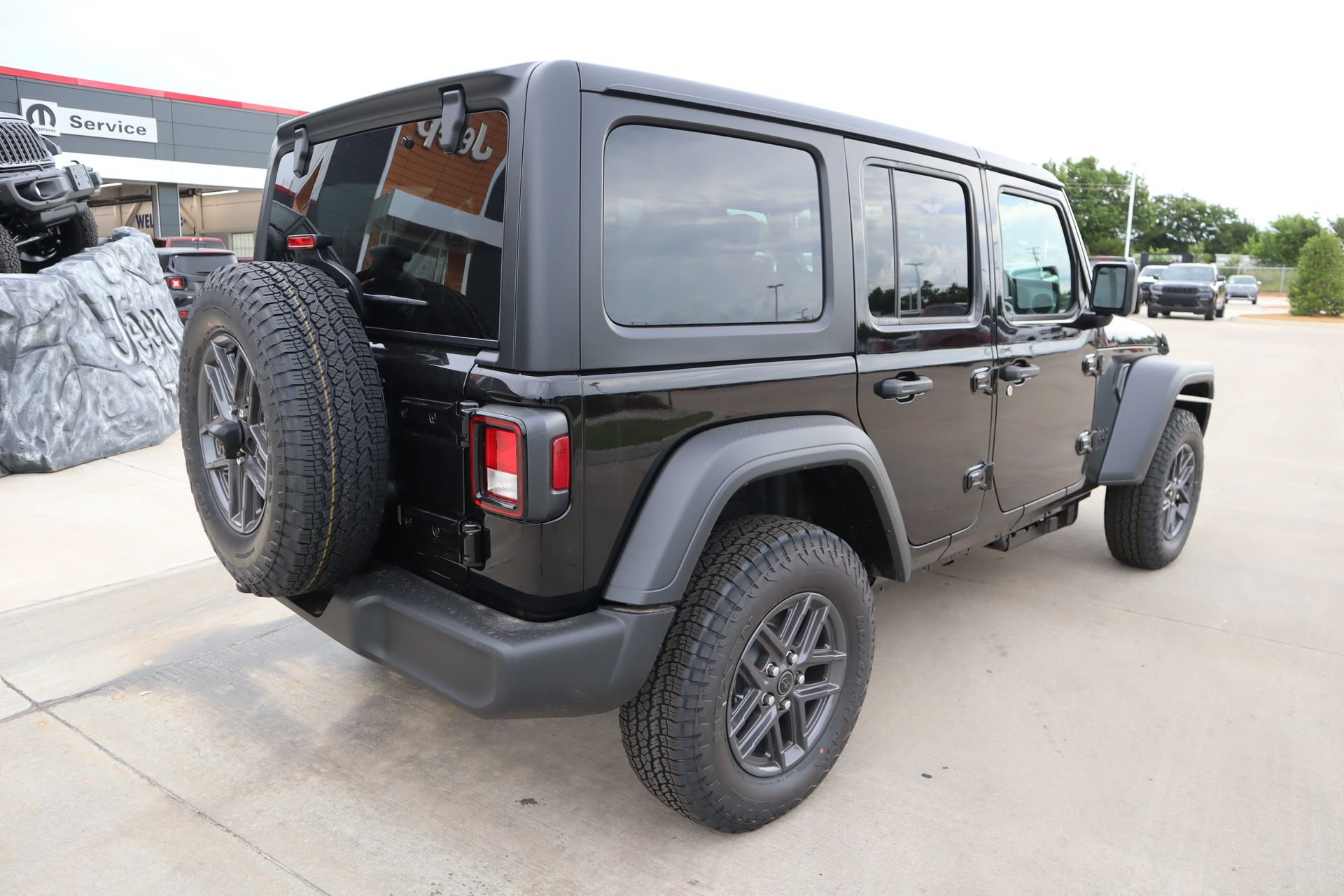 New 2026 Jeep Wrangler Unlimited Sport w/ Convenience Group AWD/4WD image 21