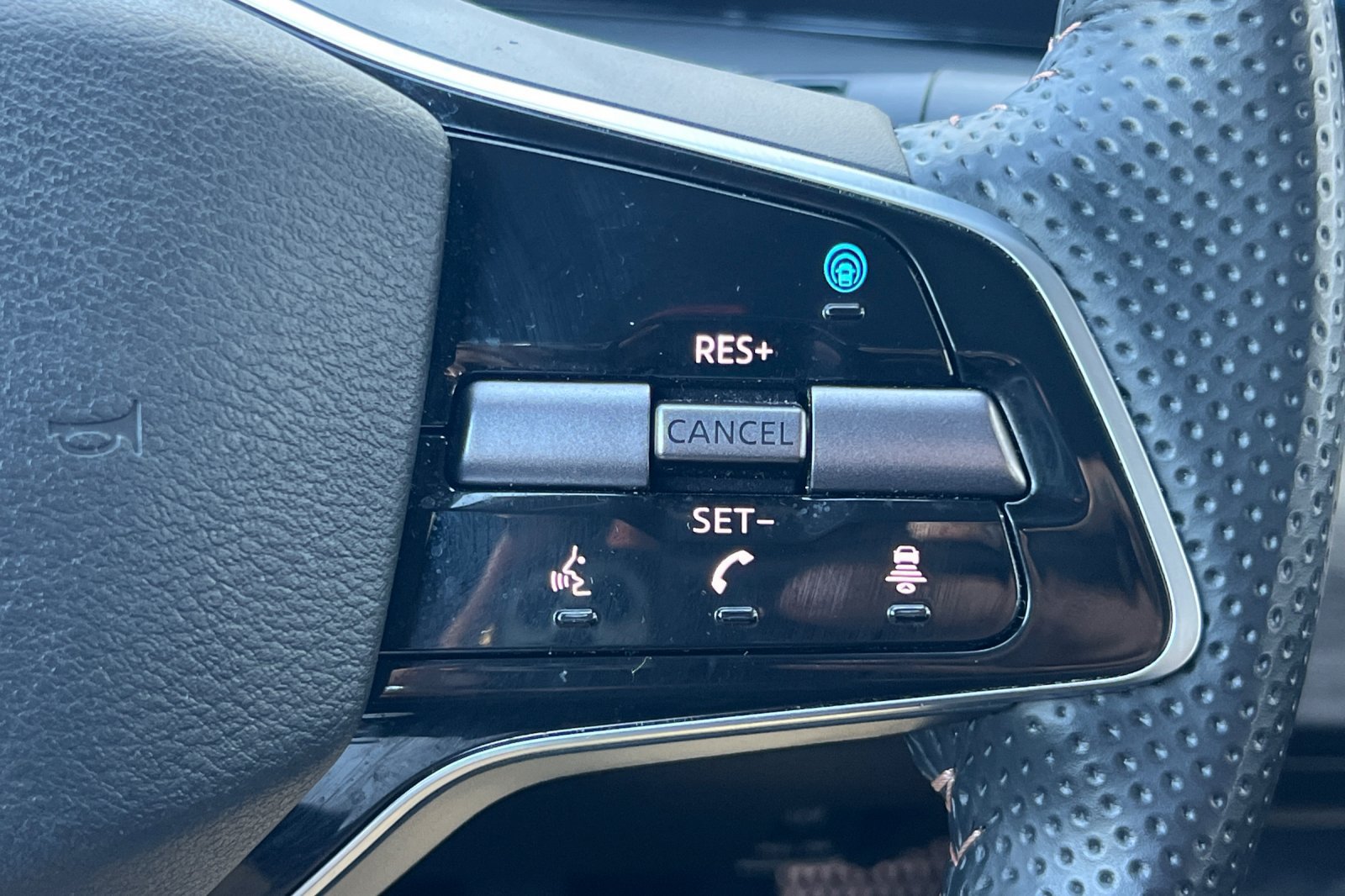 Certified 2023 Nissan Ariya FWD image 29