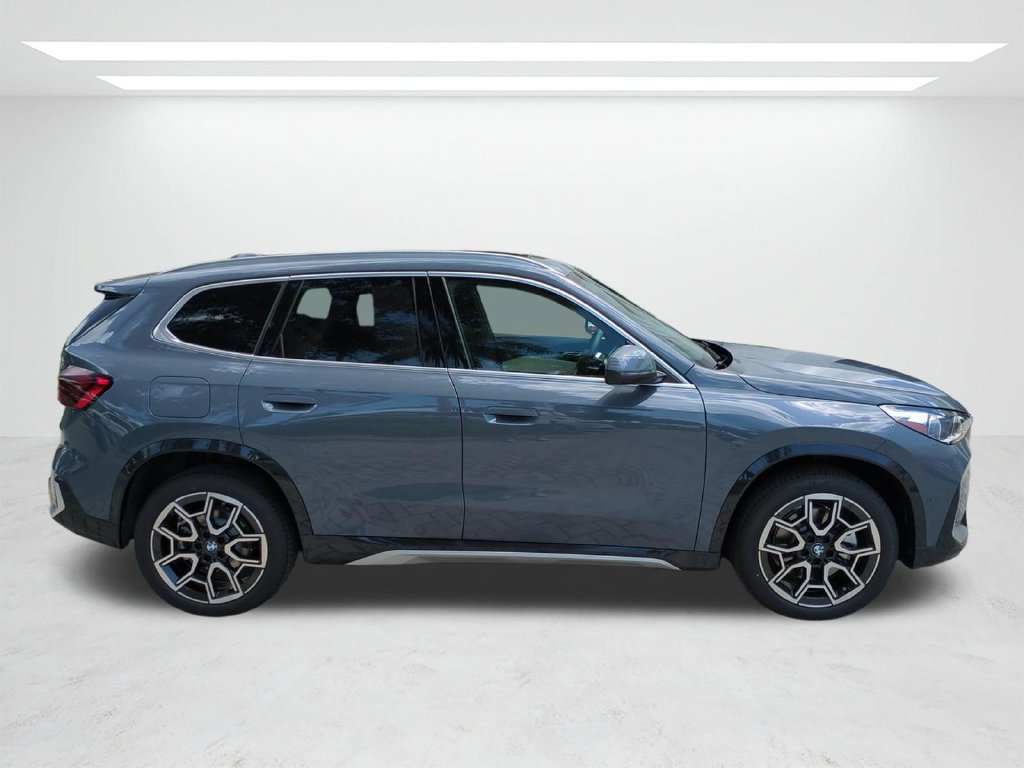 New 2027 BMW X1 xDrive28i AWD/4WD image 3