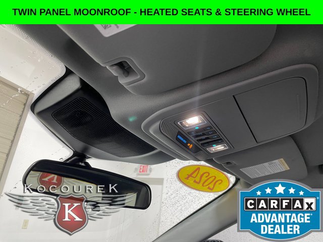 Used 2024 Ford Explorer XLT w/ Equipment Group 202A AWD/4WD image 18