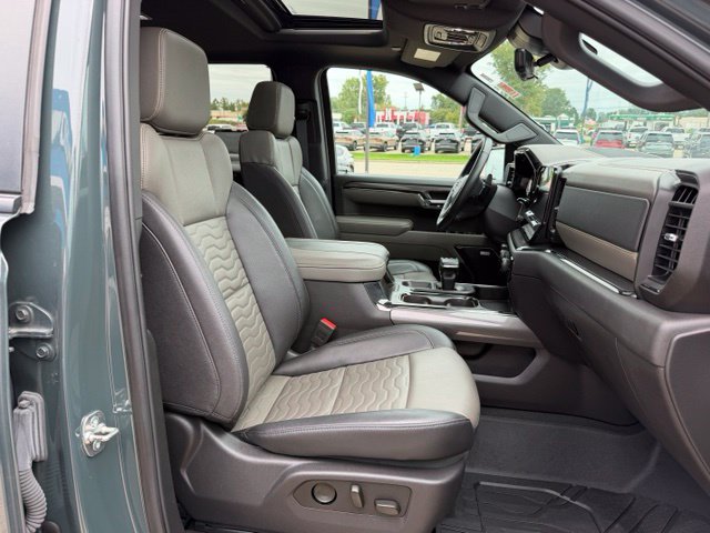Used 2025 Chevrolet Silverado 1500 ZR2 w/ Technology Package AWD/4WD image 19