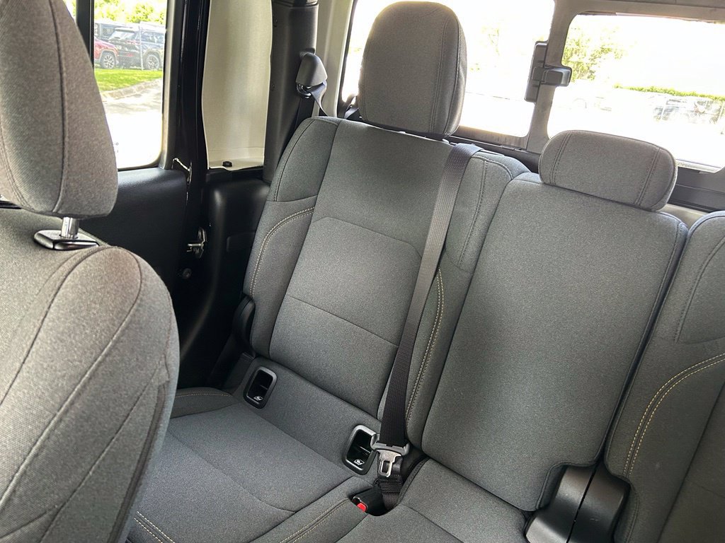 Certified 2025 Jeep Gladiator Sport AWD/4WD image 13