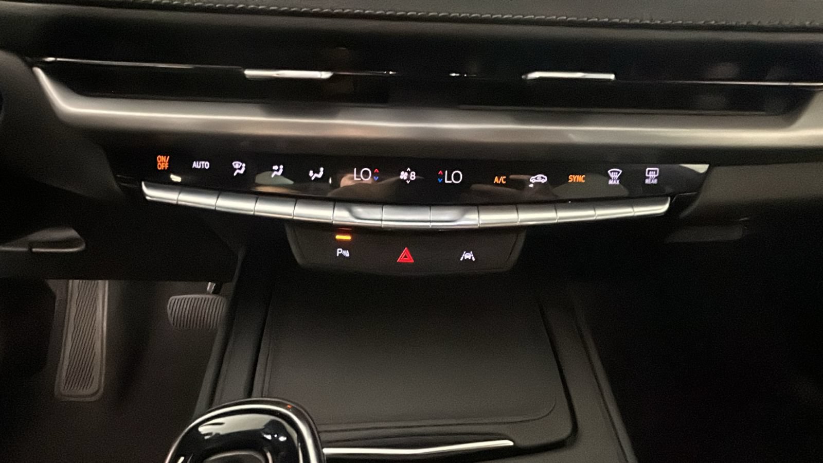Used 2024 Cadillac XT4 Premium Luxury AWD/4WD image 25