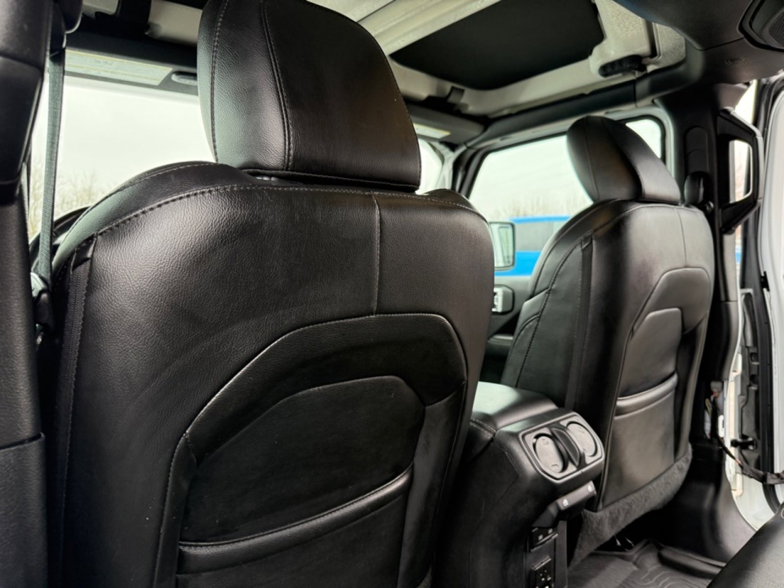 Used 2022 Jeep Wrangler Unlimited Sahara w/ Cold Weather Group image 31