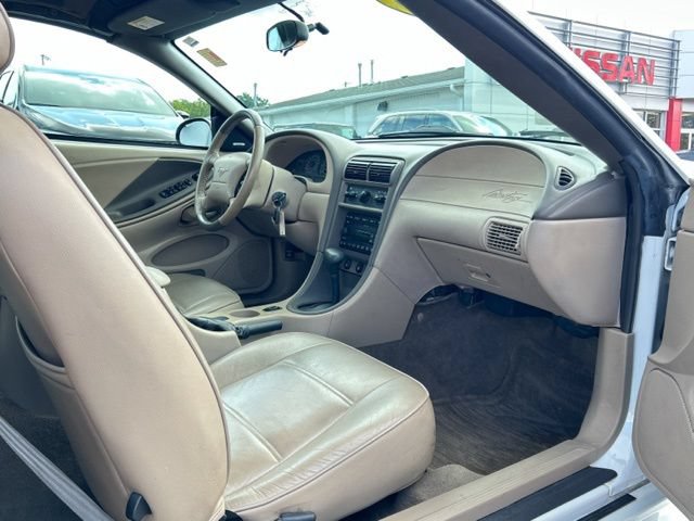 Used 2003 Ford Mustang Convertible RWD image 16