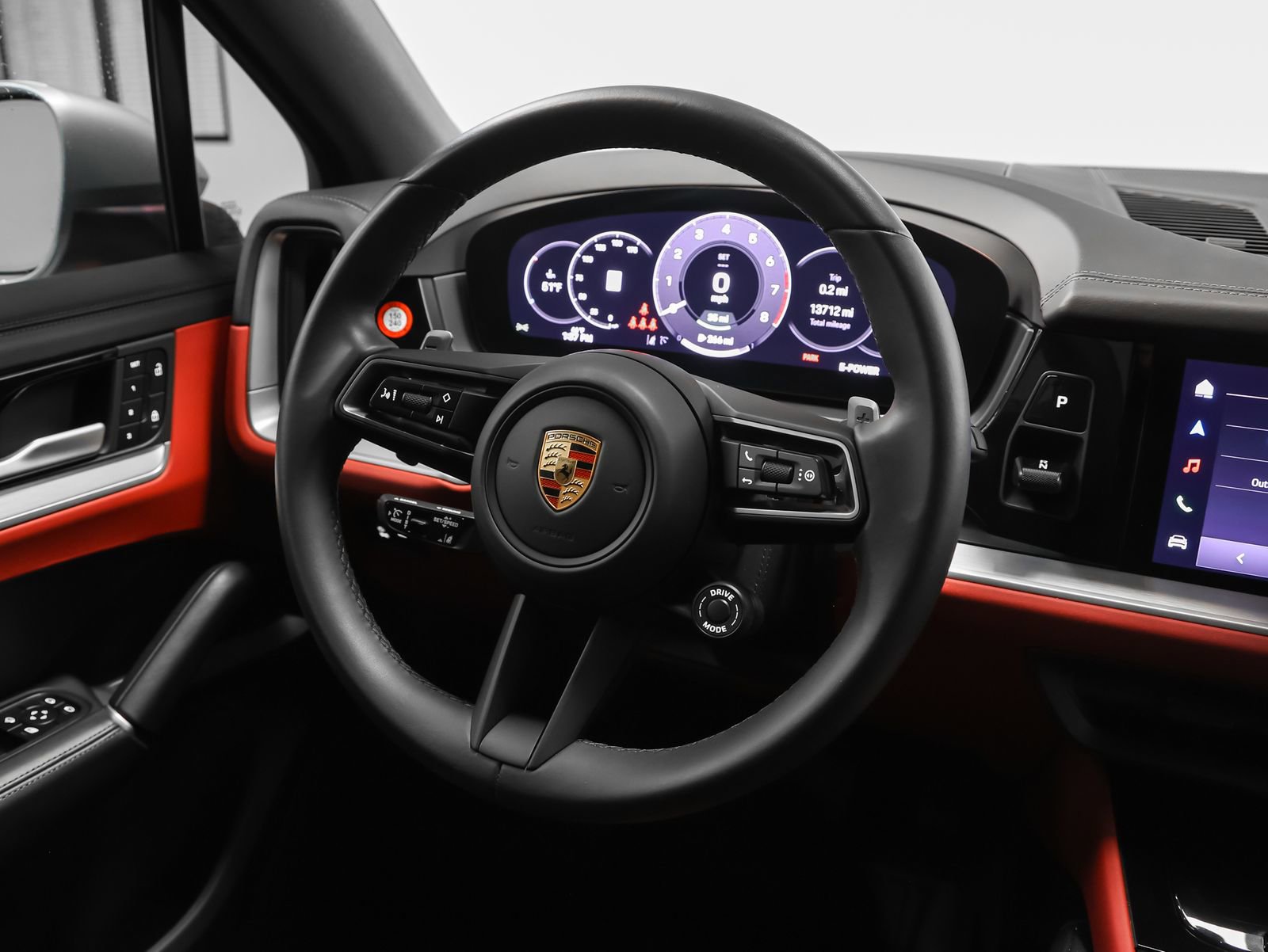 Certified 2025 Porsche Cayenne E-Hybrid image 38