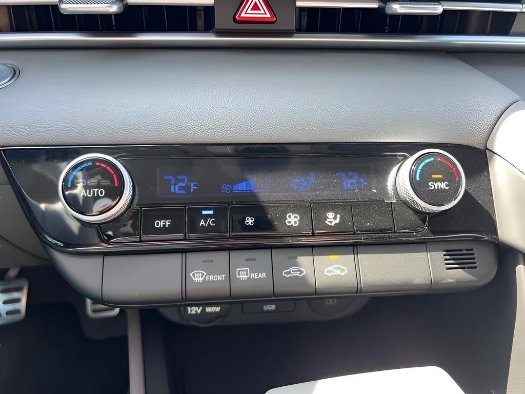 Used 2025 Hyundai Elantra Sport image 23
