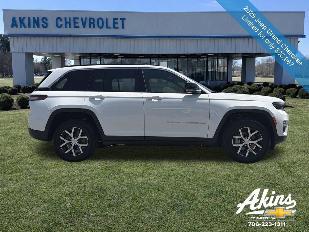 Used 2025 Jeep Grand Cherokee Limited w/ Trailer Tow Package RWD image 4