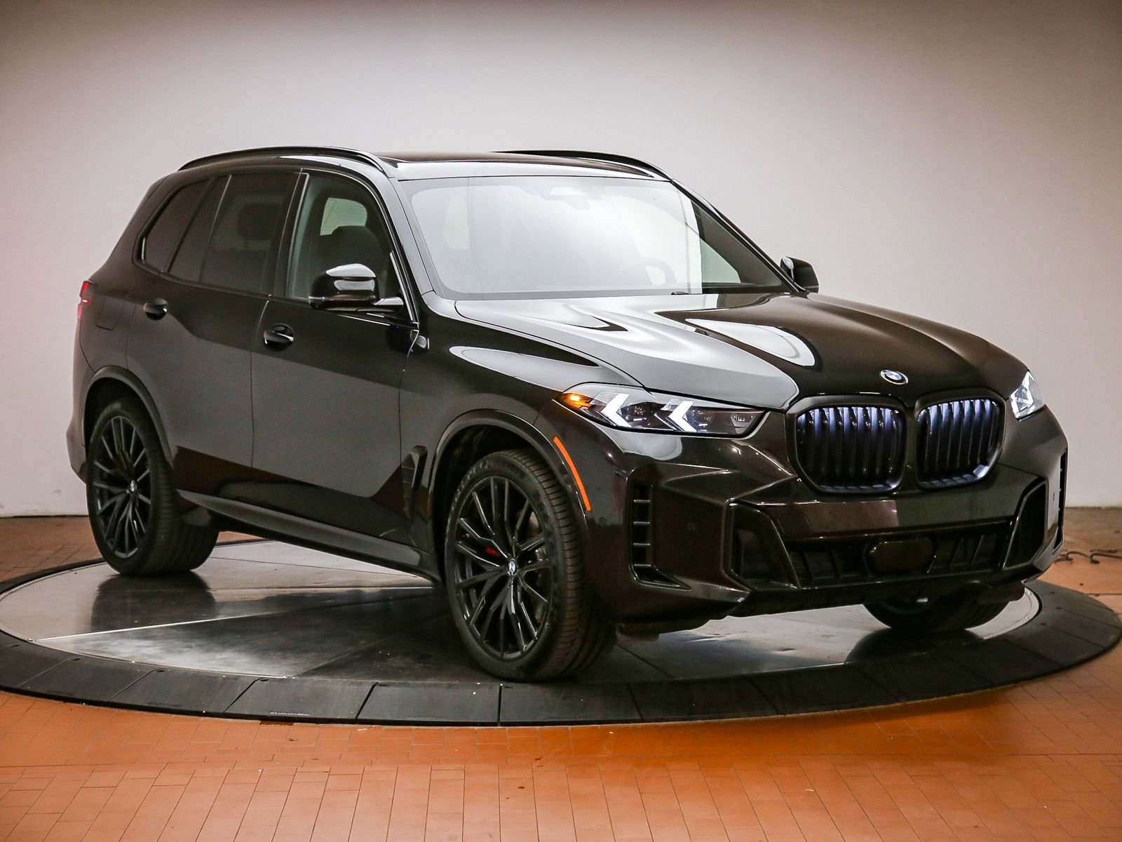 Used 2024 BMW X5 xDrive40i w/ M Sport Package AWD/4WD image 6