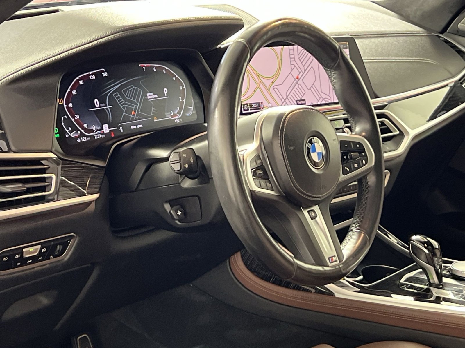 Used 2022 BMW X7 xDrive40i w/ M Sport Package image 16