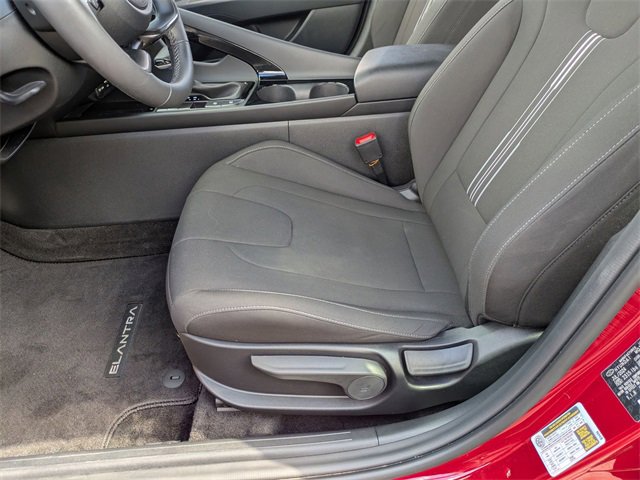 Certified 2025 Hyundai Elantra SEL image 15