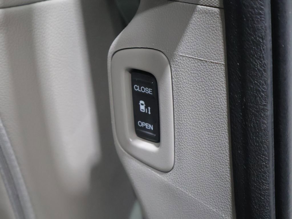 Used 2013 Honda Odyssey EX-L image 25