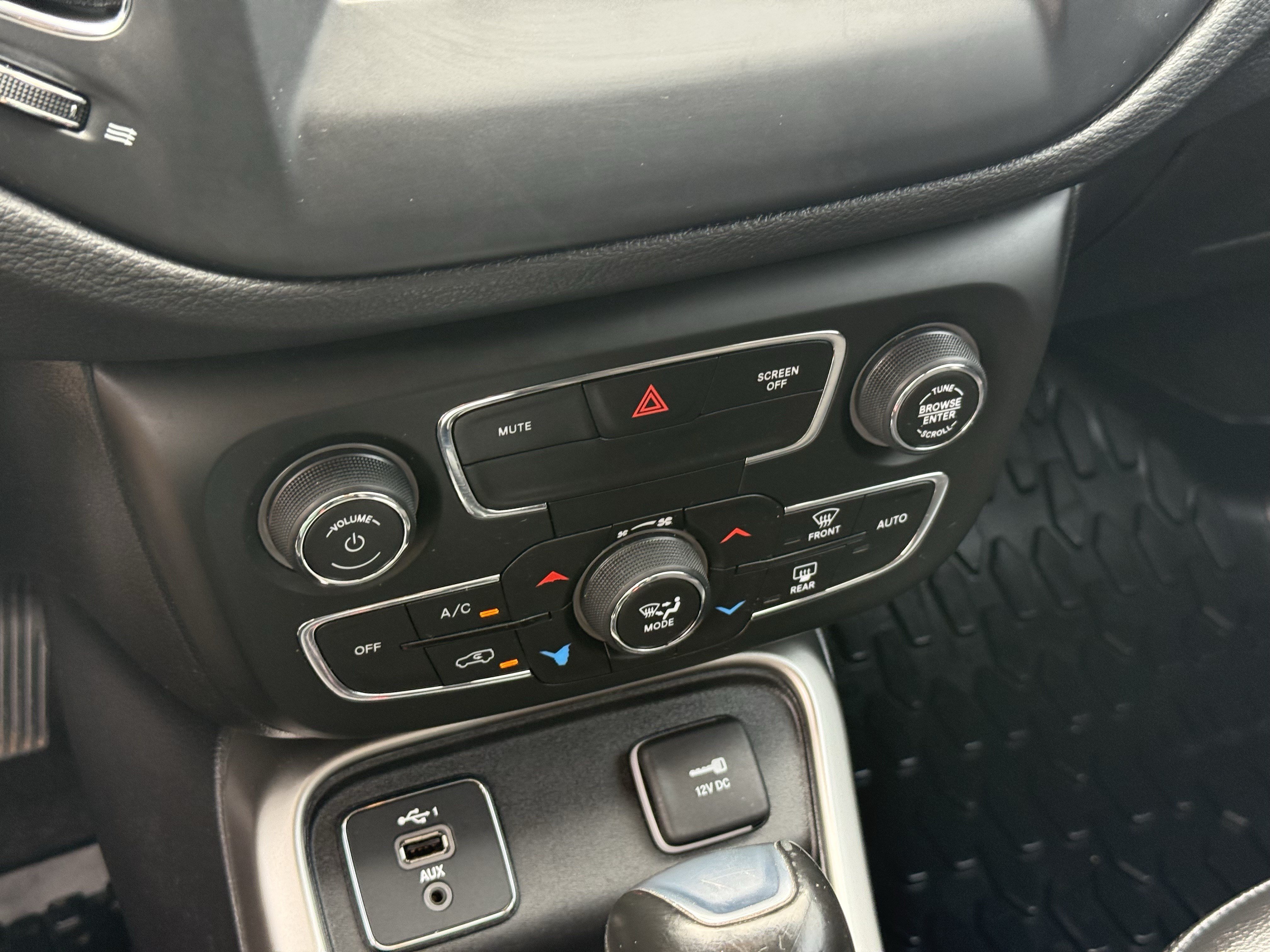 Used 2021 Jeep Compass Latitude w/ Convenience Group FWD image 22