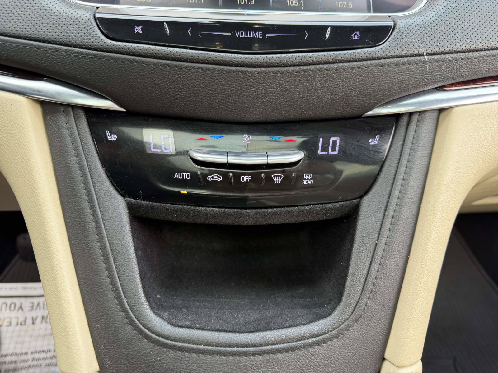 Used 2018 Cadillac XT5 Luxury w/ Driver Awareness Package AWD/4WD image 24