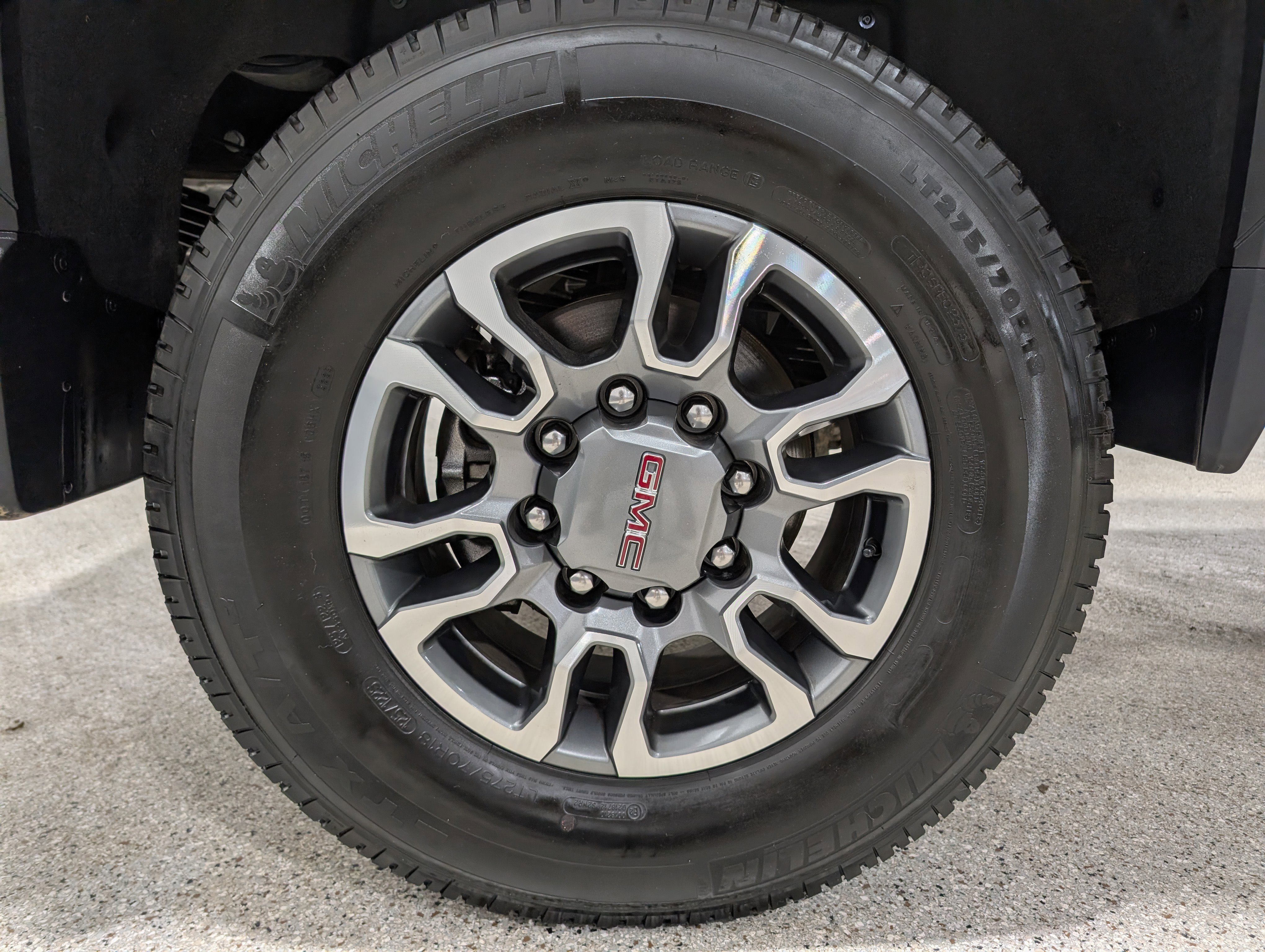 Used 2024 GMC Sierra 3500 SLT w/ SLT Convenience Package image 11