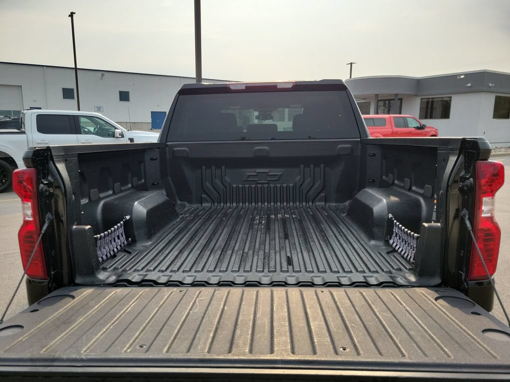 Used 2022 Chevrolet Silverado 1500 LT AWD/4WD image 7
