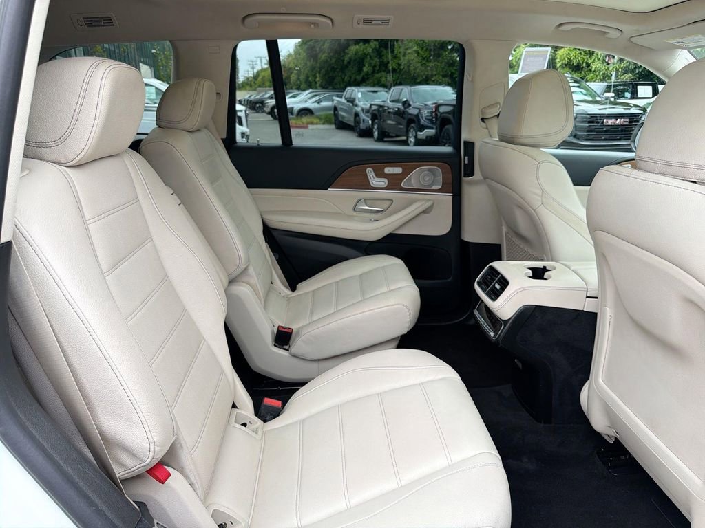 Used 2022 Mercedes-Benz GLS 450 4MATIC image 32