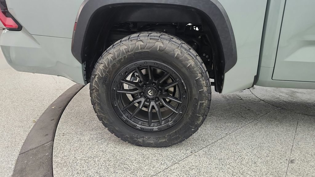 Used 2024 Toyota Tundra Limited AWD/4WD image 38