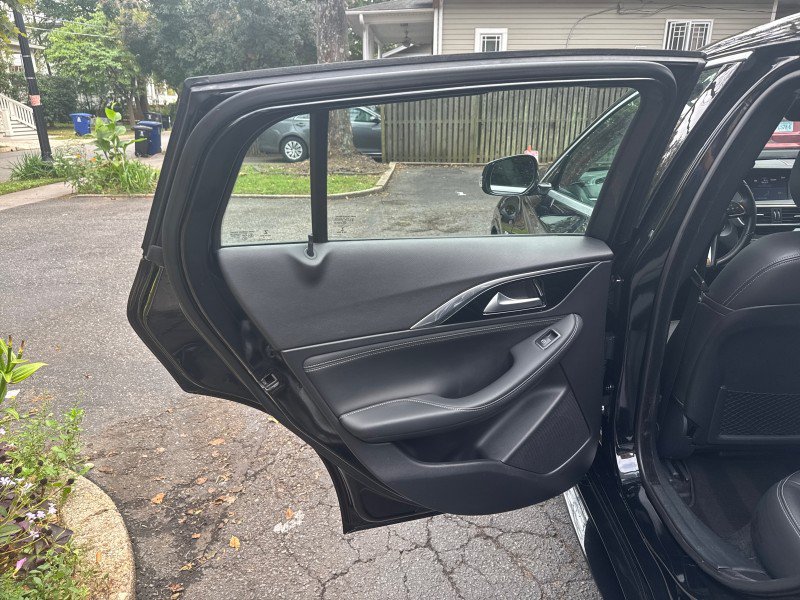 Used 2018 INFINITI QX30 FWD image 13