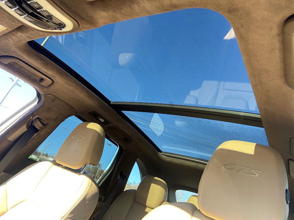 Used 2018 Porsche Cayenne GTS image 16