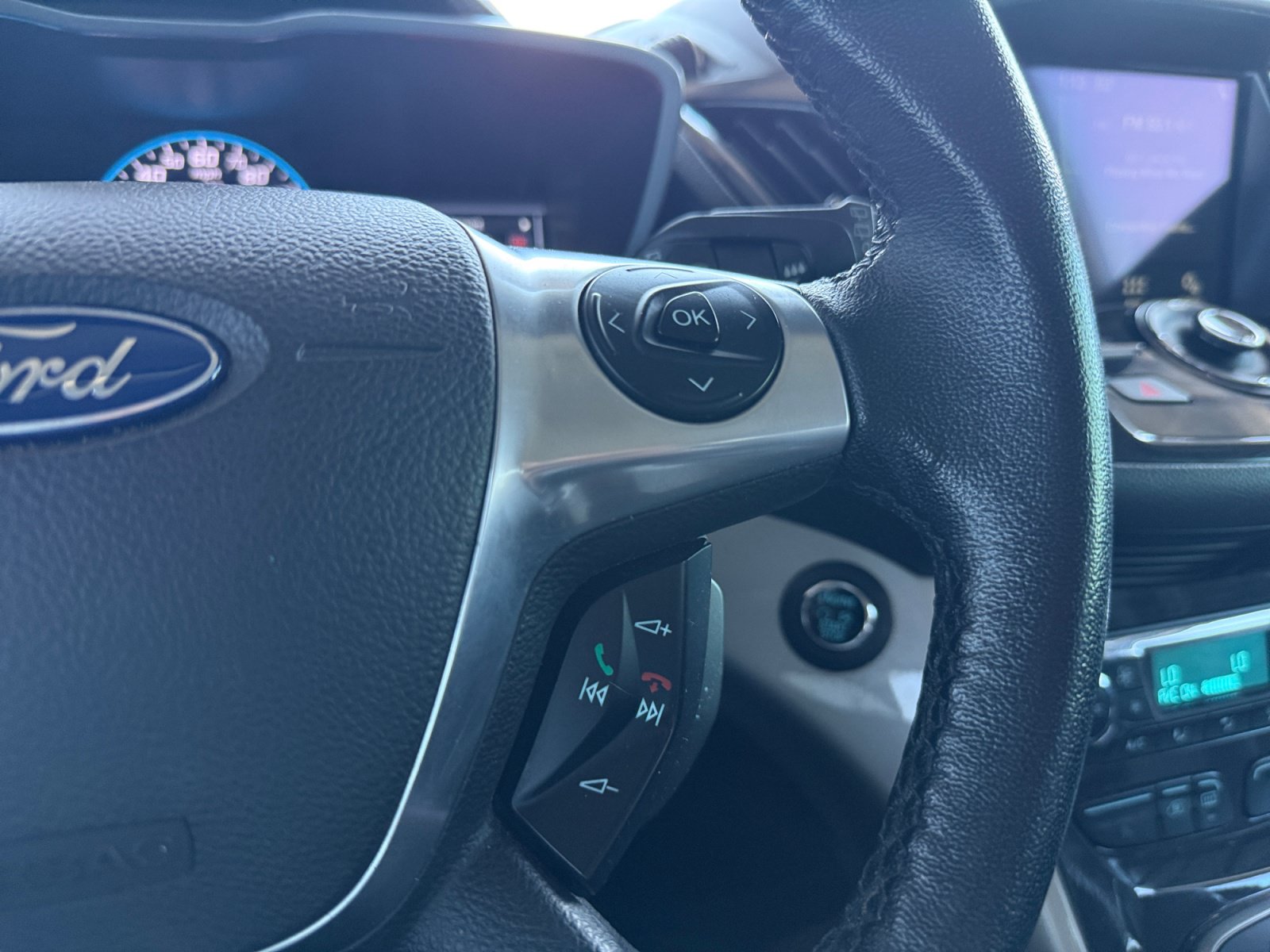 Used 2016 Ford C-MAX Energi SEL w/ Equipment Group 302A FWD image 18