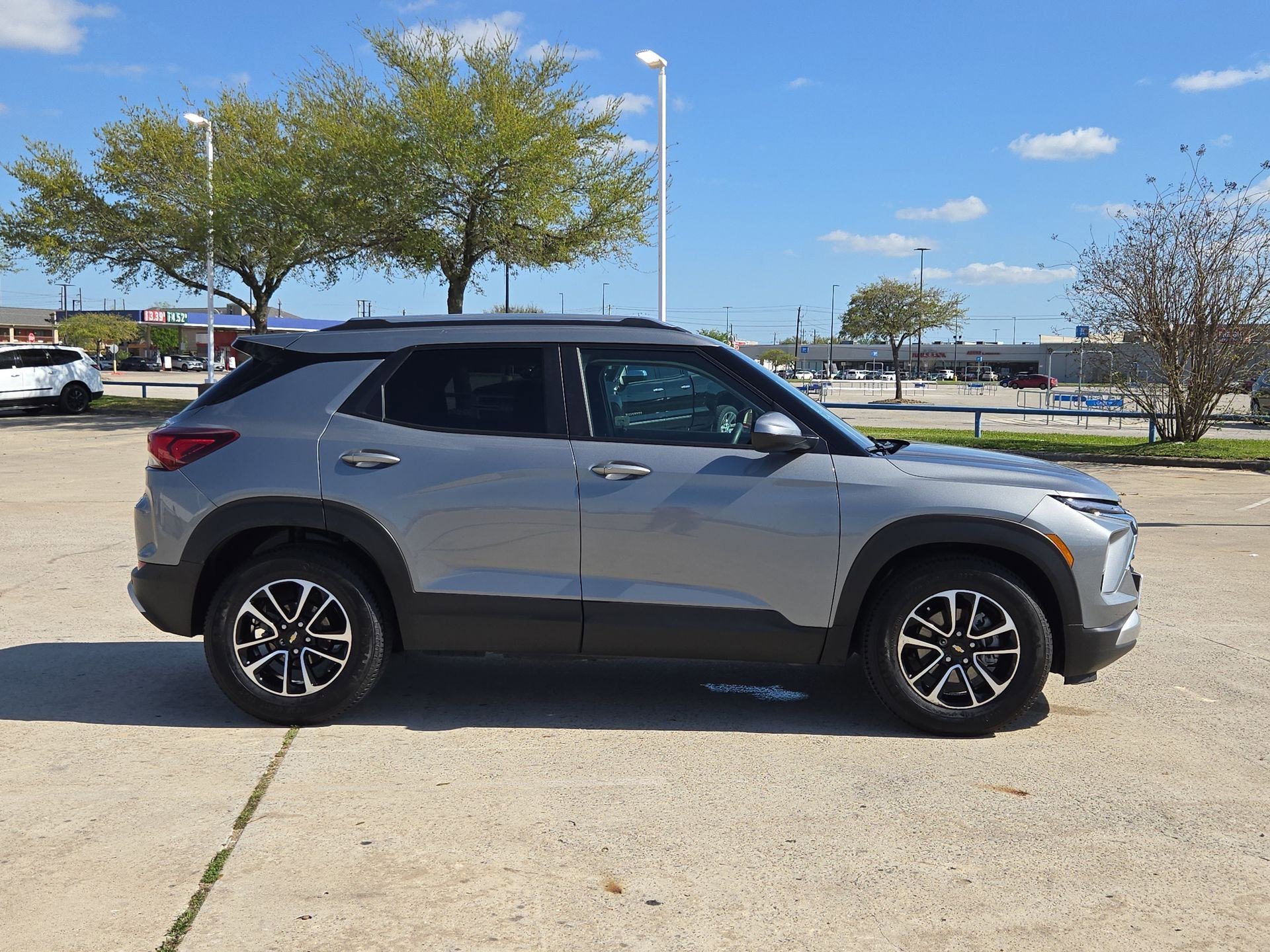 Used 2026 Chevrolet TrailBlazer LT w/ Driver Confidence Package image 2