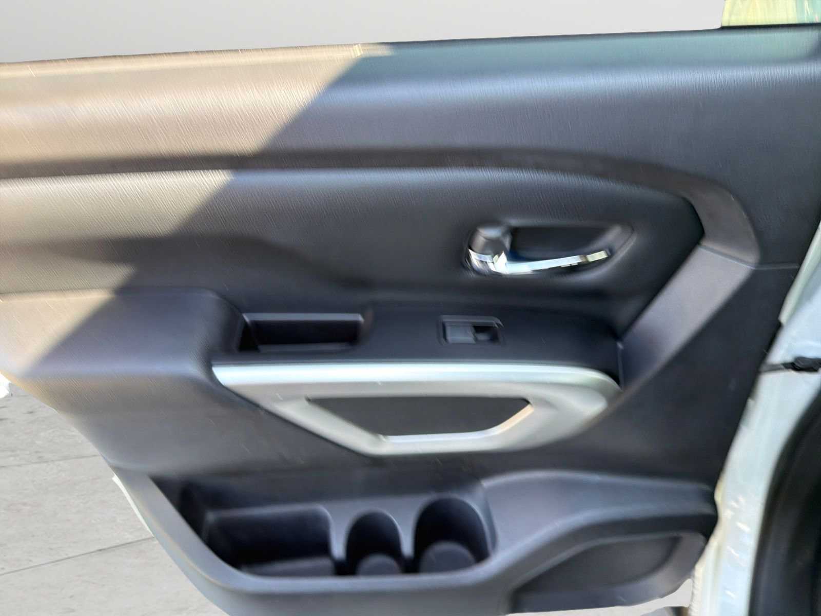 Used 2017 Nissan Titan SV RWD image 26