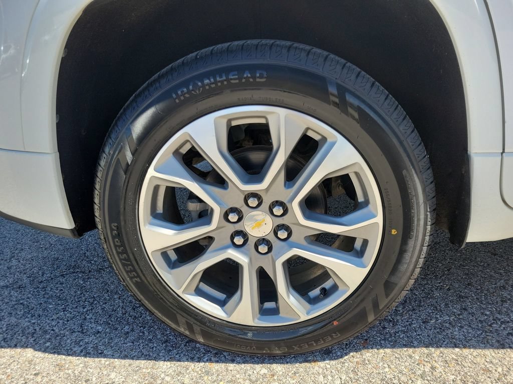 Used 2020 Chevrolet Traverse Premier w/ LPO, Floor Liner Package FWD image 5