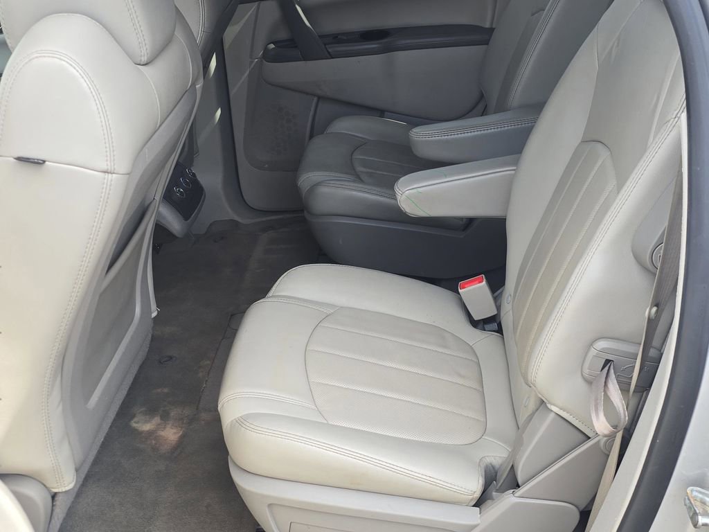 Used 2017 Buick Enclave Leather FWD image 16
