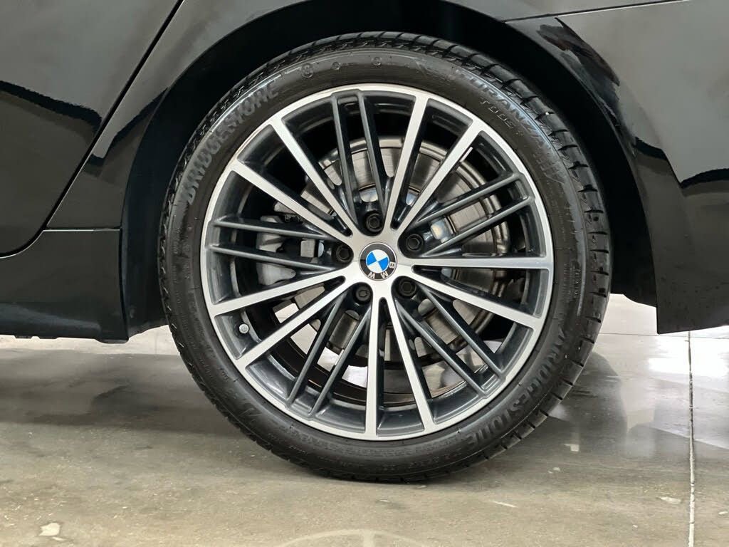 Used 2022 BMW 530i w/ M Sport Package RWD image 11