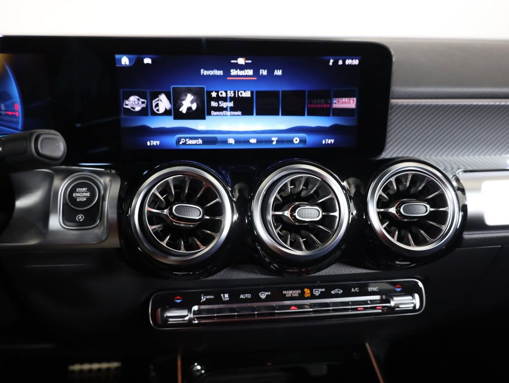 Certified 2025 Mercedes-Benz GLB 35 AMG 4MATIC image 30