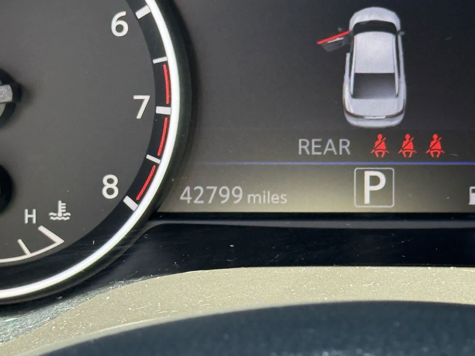 Used 2023 Nissan Maxima SR w/ Sport Mat Group FWD image 23