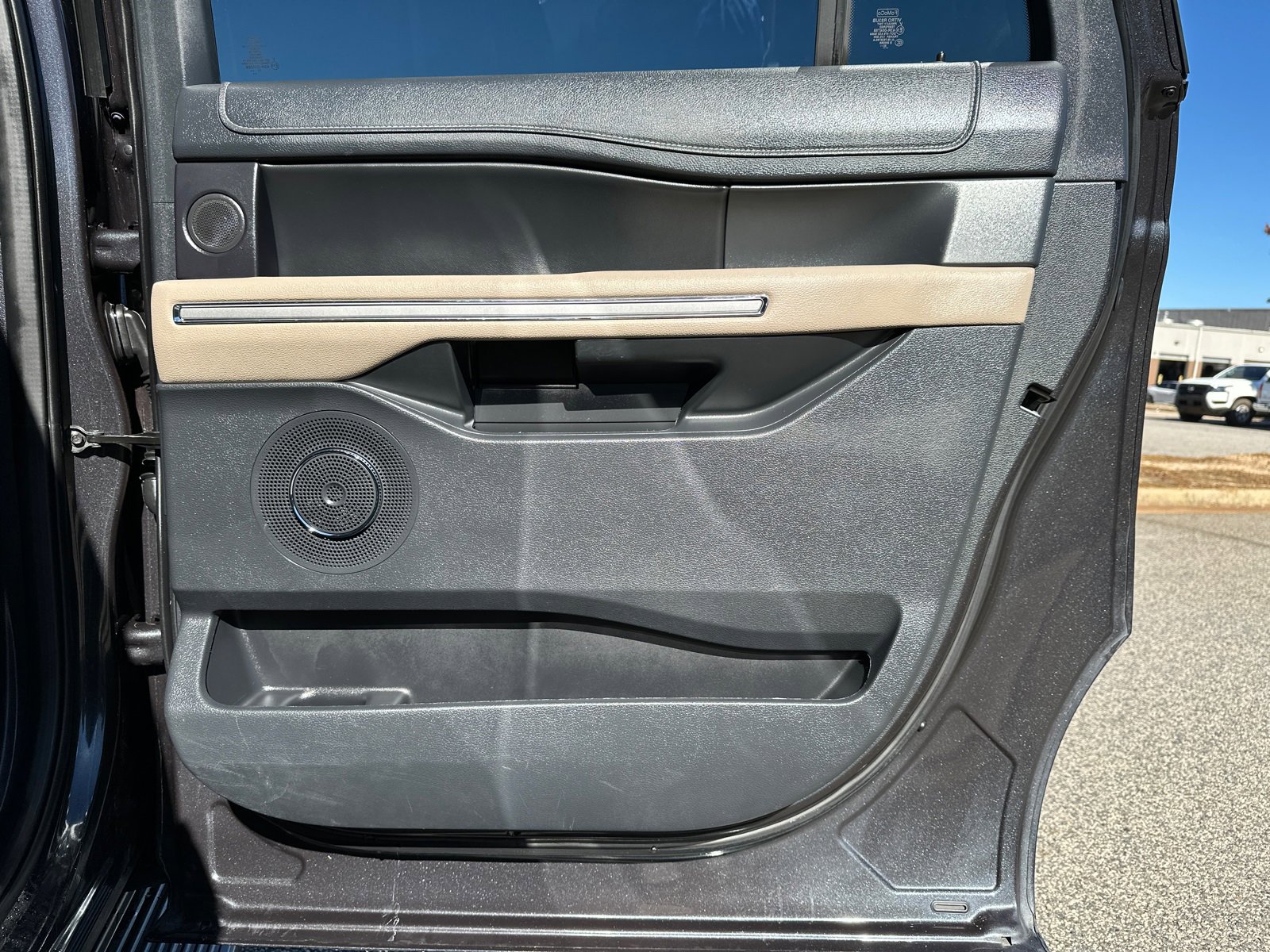 Used 2024 Ford Expedition Max Limited image 17