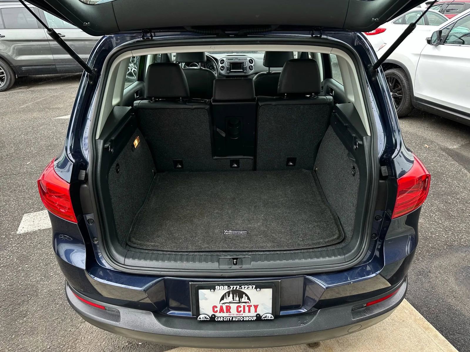 Used 2016 Volkswagen Tiguan S image 15