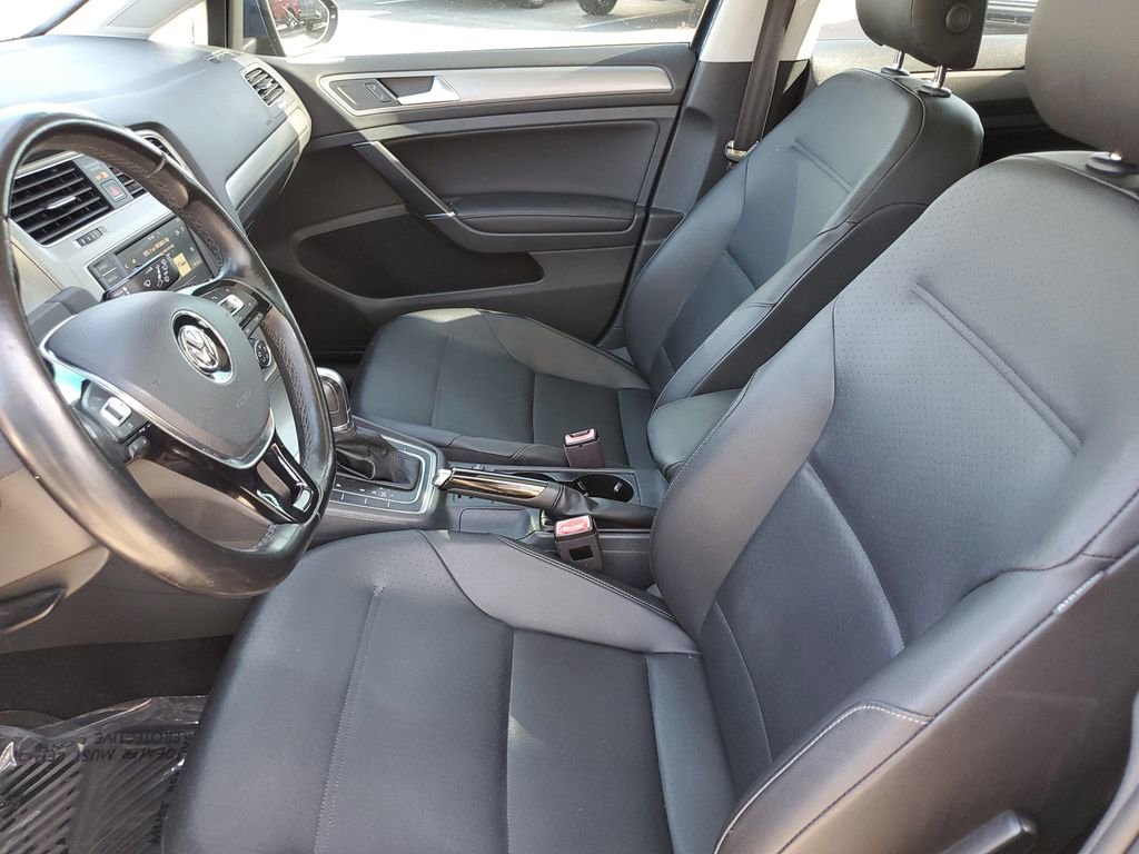 Used 2017 Volkswagen Golf S image 14