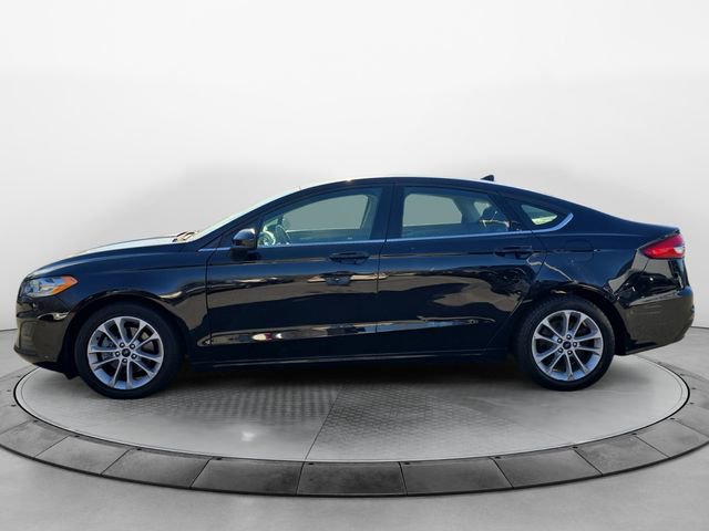 Used 2020 Ford Fusion SE image 2