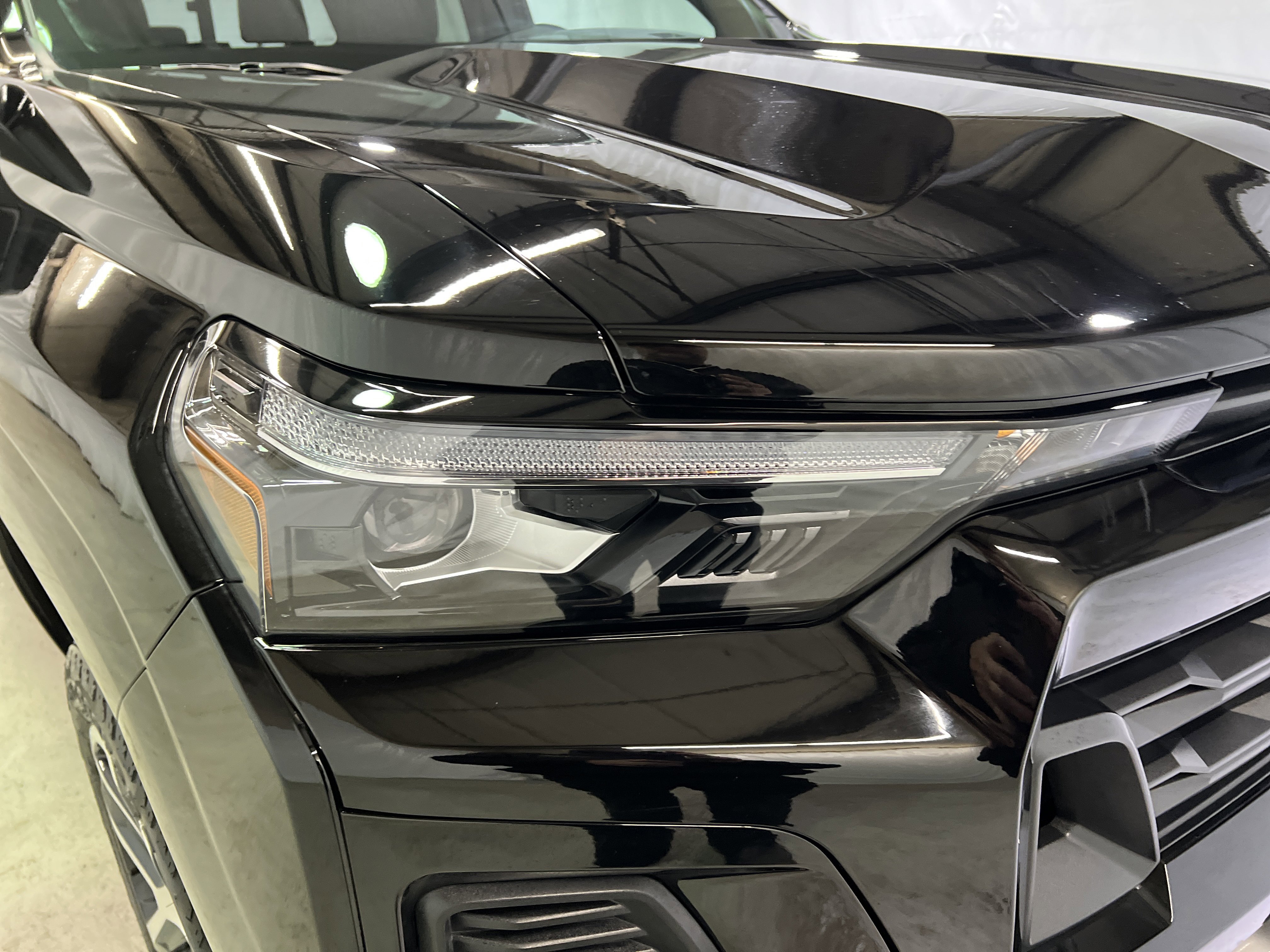 Used 2024 Chevrolet Colorado Z71 w/ Z71 Convenience Package 2 image 5