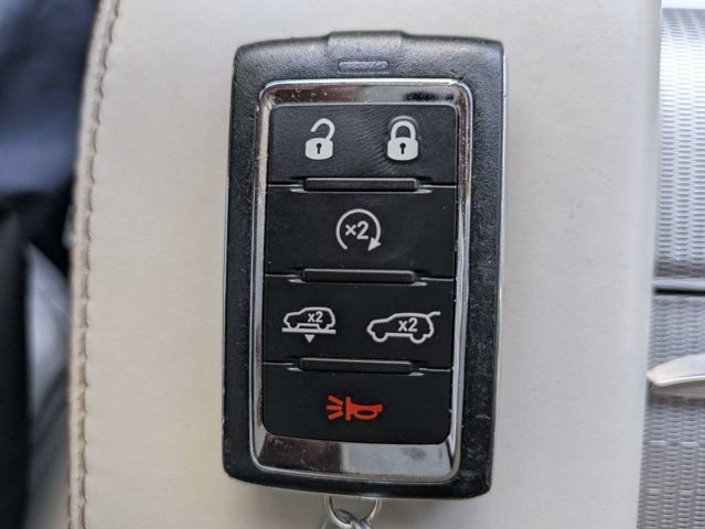 Used 2023 Jeep Grand Wagoneer L 4WD w/ Flexible Seating Group image 34