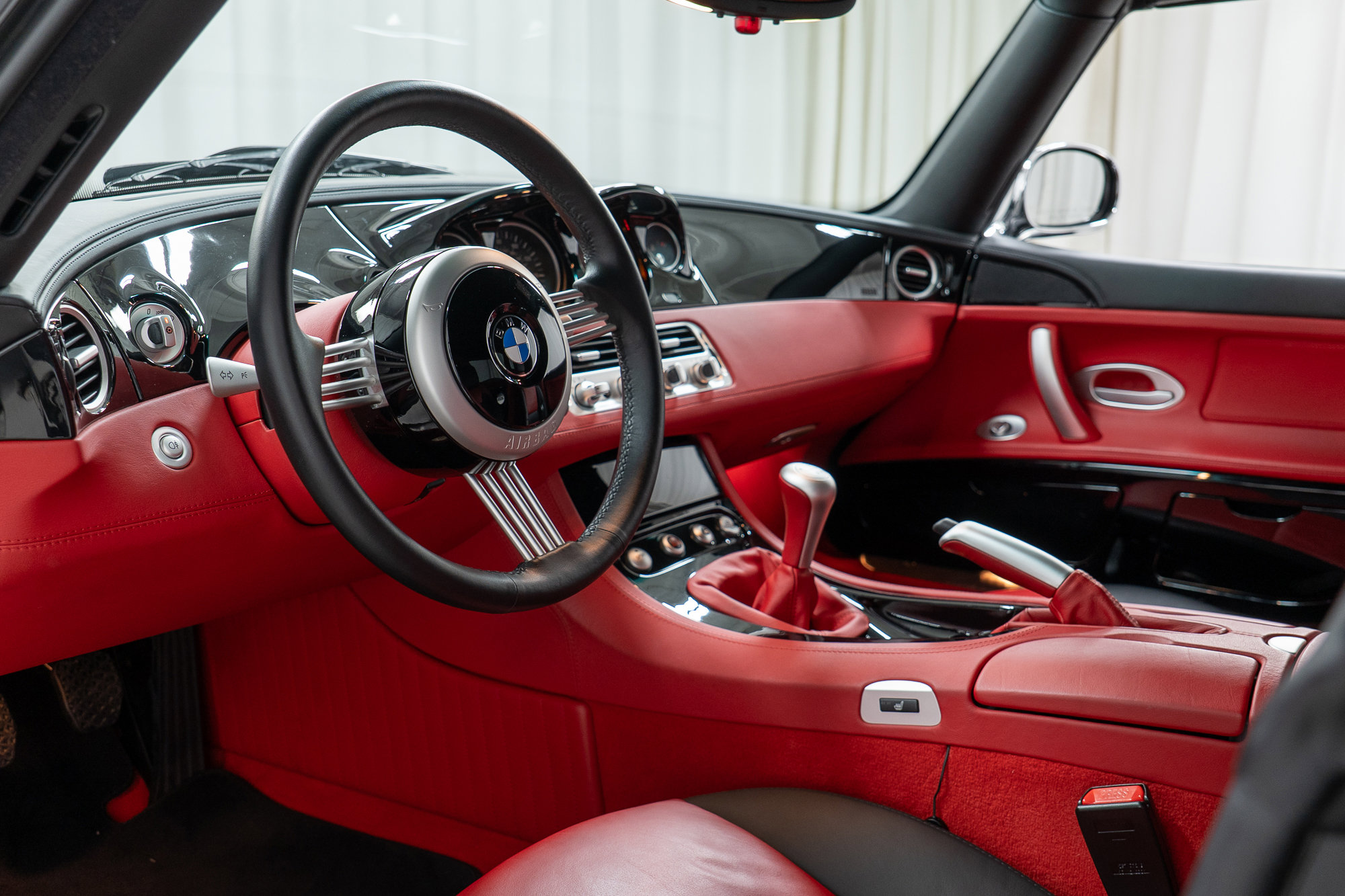 Used 2002 BMW Z8 RWD image 14