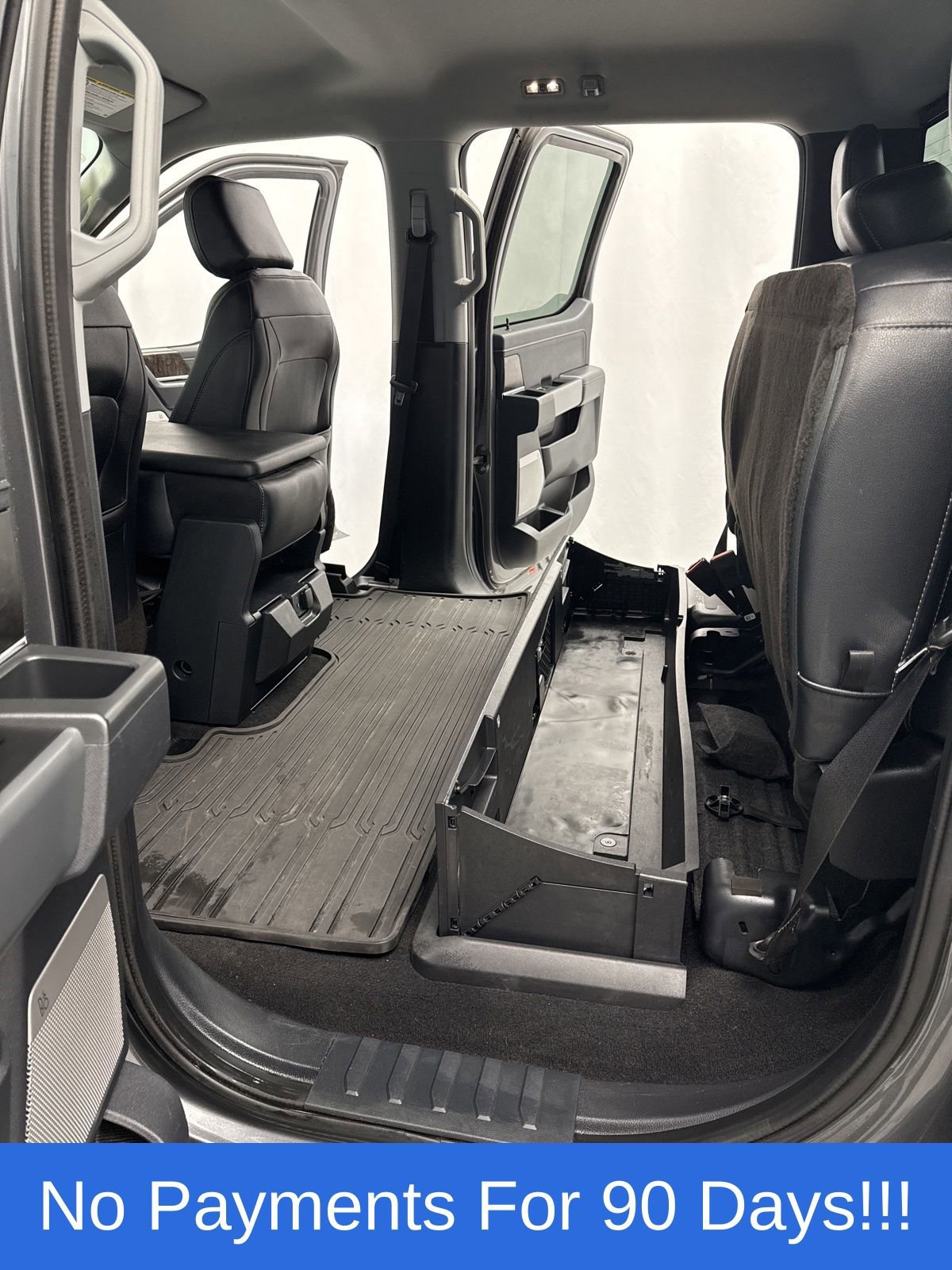 Used 2023 Ford F350 Lariat w/ Chrome Package image 44