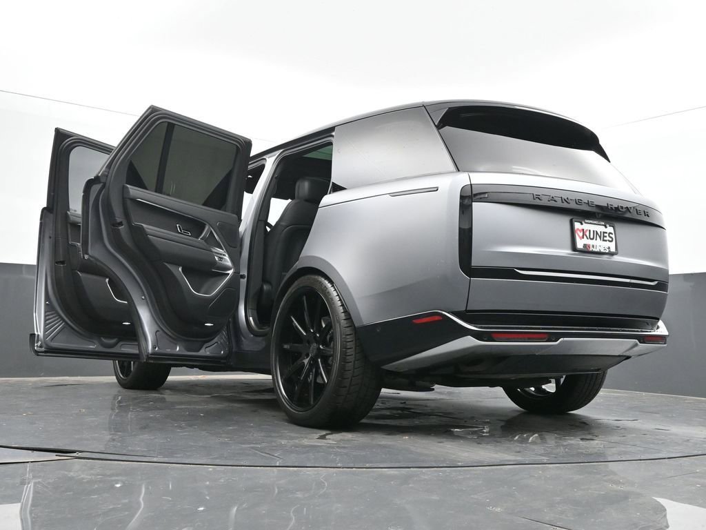 Used 2023 Land Rover Range Rover SE image 69