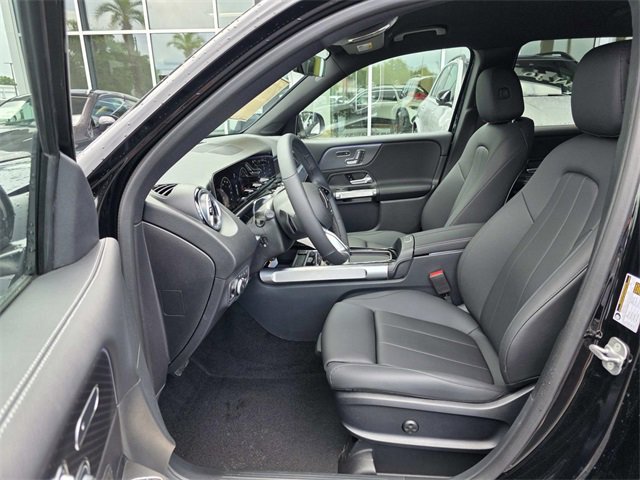 New 2025 Mercedes-Benz GLB 250 4MATIC image 6