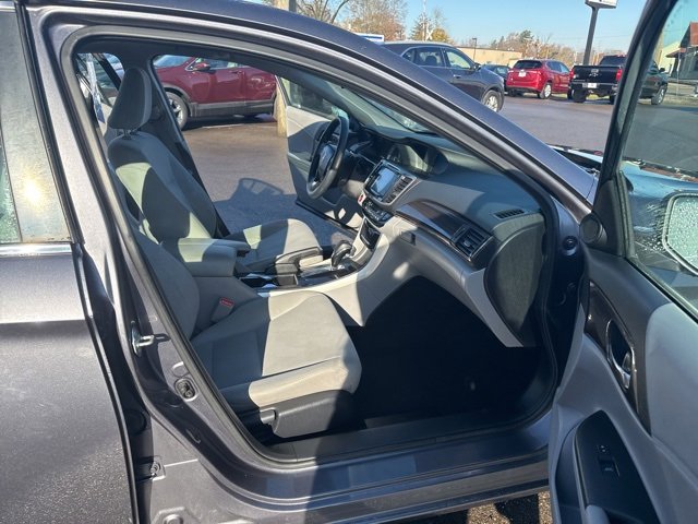 Used 2017 Honda Accord EX image 14