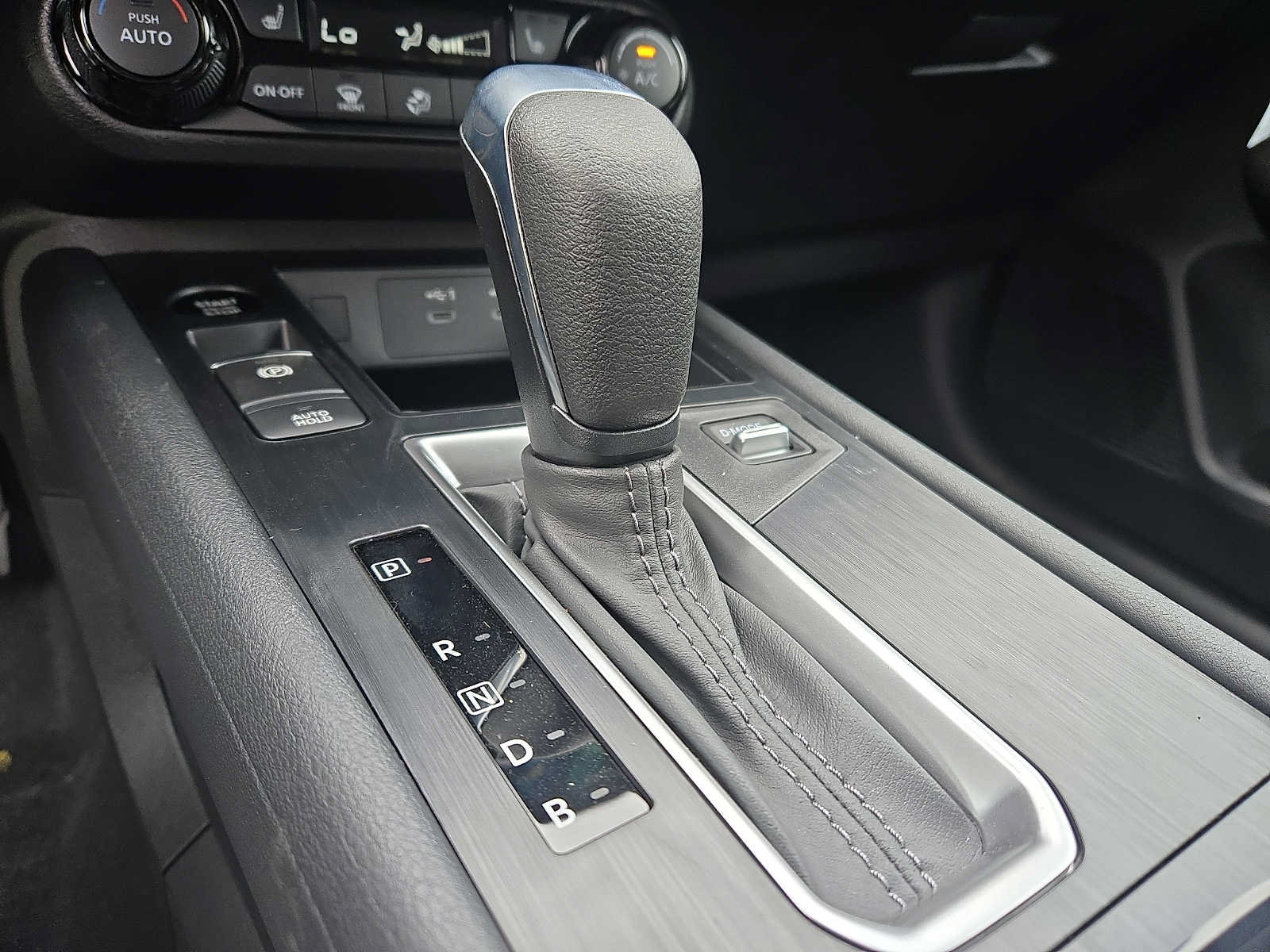 New 2027 Nissan Kicks SV AWD/4WD image 12